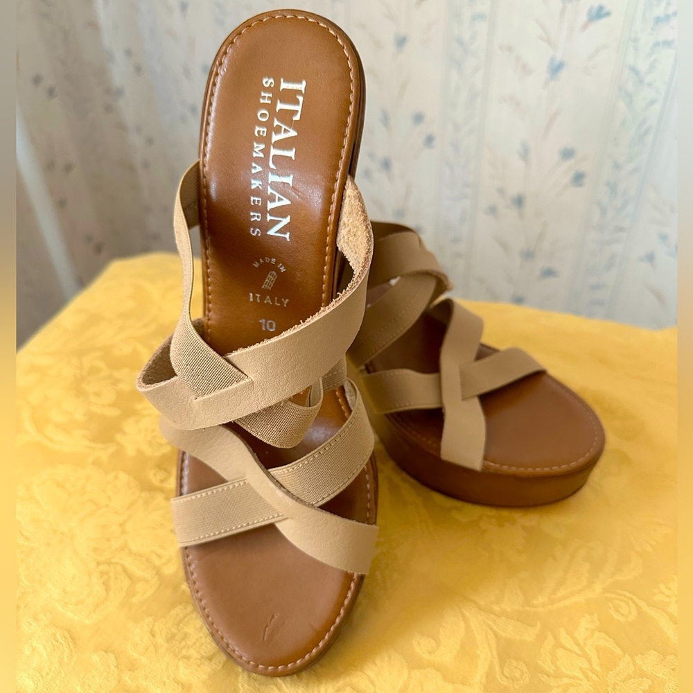 Italian Shoemakers Women's Tan Platform Sandals